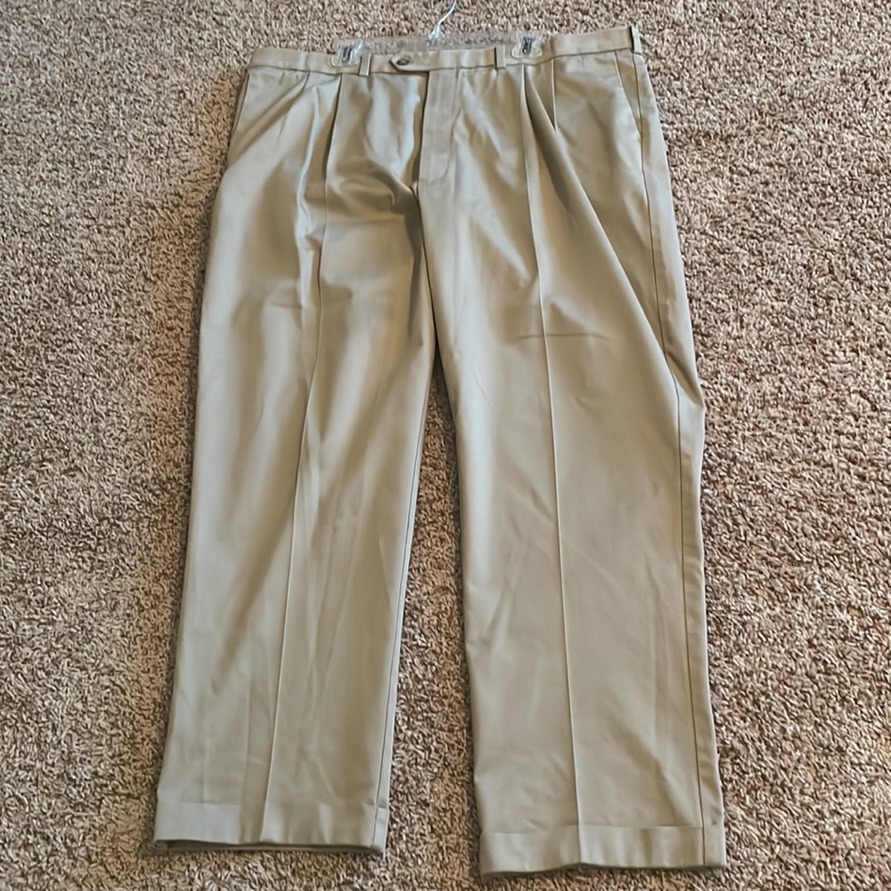 Men’s Khaki pants